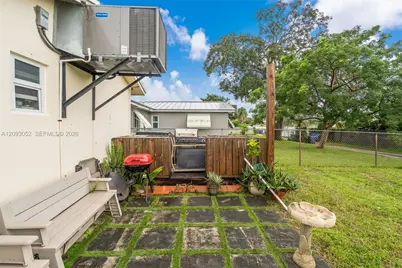 1830 N 54th Ave, Hollywood, FL 33021 - Photo 25