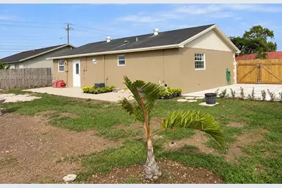 34 SW 17th Ave, Homestead, FL 33030 - Photo 3