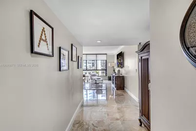 520 Brickell Key Dr #A700, Miami, FL 33131 - Photo 5
