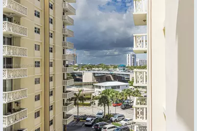 [Address not provided], Hallandale Beach, FL 33009 - Photo 37