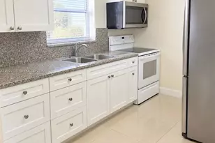 9357 Fontainebleau Blvd, Miami, FL 33172 - Photo 3