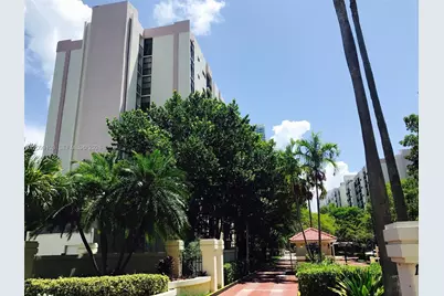 17121 N Bay Rd #720, Sunny Isles Beach, FL 33160 - Photo 3