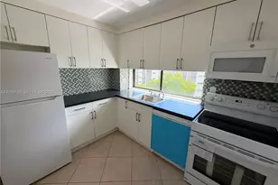 17121 N Bay Rd, Sunny Isles Beach, FL 33160 - Photo 1