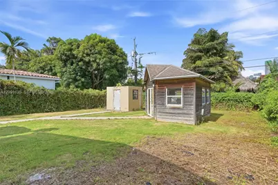 135 SW 27th Rd, Miami, FL 33129 - Photo 27