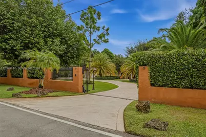 9801 SW 96th St, Miami, FL 33176 - Photo 3