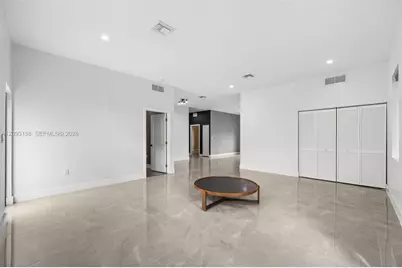 808 NW 5th Ter, Hallandale Beach, FL 33009 - Photo 5