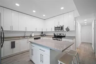 836 NW 33rd Ave, Miami, FL 33125 - Photo 11