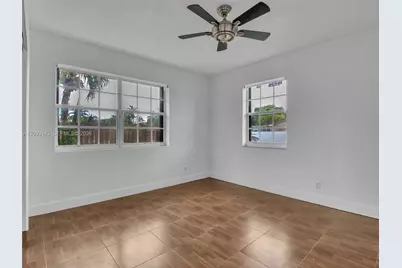 401 SW 4th Ter, Hallandale Beach, FL 33009 - Photo 15