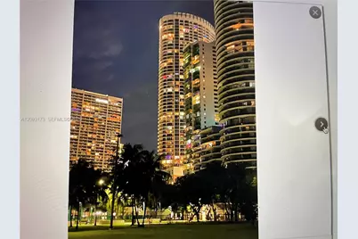 1750 N Bayshore Dr #2810, Miami, FL 33132 - Photo 3