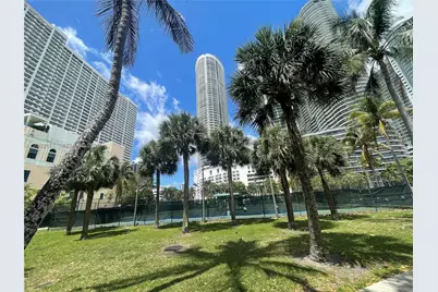 1750 N Bayshore Dr #2810, Miami, FL 33132 - Photo 5
