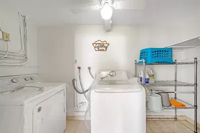 1250 W 34th St, Hialeah, FL 33012 - Photo 21