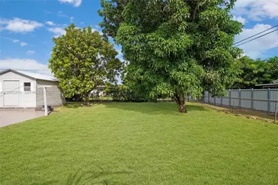 1250 W 34th St, Hialeah, FL 33012 - Photo 27