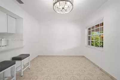 1250 W 34th St, Hialeah, FL 33012 - Photo 7