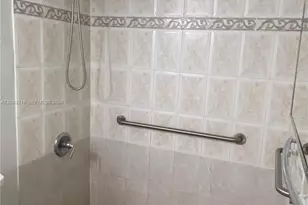 666 W 81st St, Hialeah, FL 33014 - Photo 7