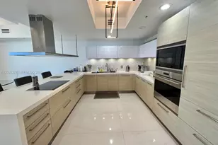 17301 Biscayne Blvd, North Miami Beach, FL 33160 - Photo 15