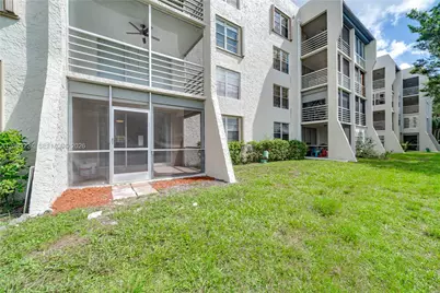 9230 Lagoon Pl #111, Davie, FL 33324 - Photo 11