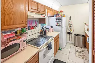 9926 Twin Lakes Dr, Coral Springs, FL 33071 - Photo 3