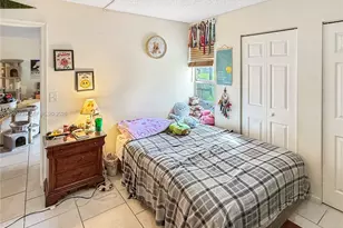 9926 Twin Lakes Dr, Coral Springs, FL 33071 - Photo 7