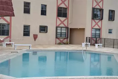 1325 W 68th St #221, Hialeah, FL 33014 - Photo 15
