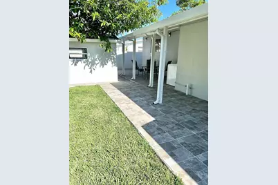 1175 W 33rd Pl, Hialeah, FL 33012 - Photo 13