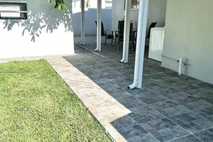 1175 W 33rd Pl, Hialeah, FL 33012 - Photo 13