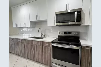 1175 W 33rd Pl, Hialeah, FL 33012 - Photo 7