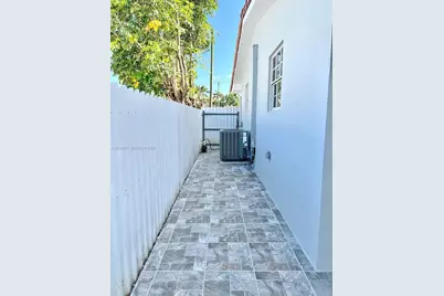 1175 W 33rd Pl, Hialeah, FL 33012 - Photo 3