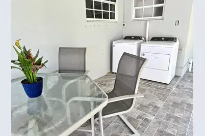 1175 W 33rd Pl, Hialeah, FL 33012 - Photo 9