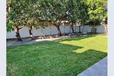 1175 W 33rd Pl, Hialeah, FL 33012 - Photo 33