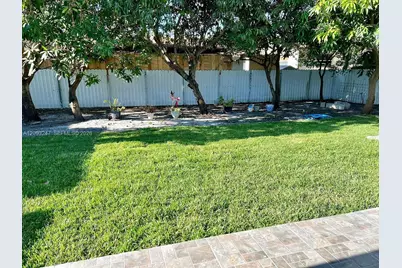 1175 W 33rd Pl, Hialeah, FL 33012 - Photo 11