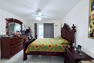 1284 W 44th Pl, Hialeah, FL 33012 - Photo 9