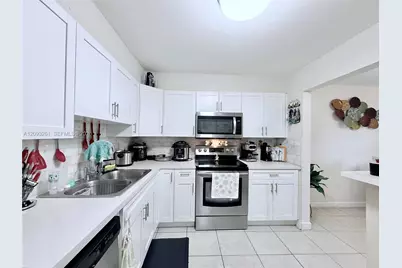 1284 W 44th Pl #1, Hialeah, FL 33012 - Photo 1
