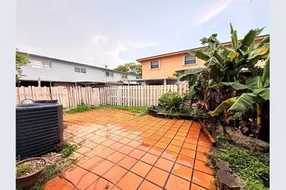 1284 W 44th Pl #1, Hialeah, FL 33012 - Photo 17