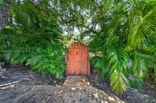 1103 NE 118th St, Biscayne Park, FL 33161 - Photo 15