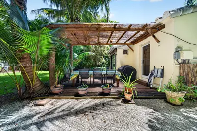 1103 NE 118th St, Biscayne Park, FL 33161 - Photo 37