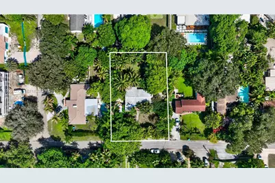 1103 NE 118th St, Biscayne Park, FL 33161 - Photo 9
