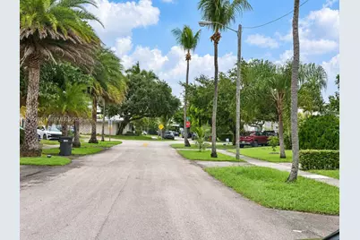 [Address not provided], North Miami Beach, FL 33179 - Photo 5