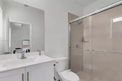11127 W 32nd Ln, Hialeah, FL 33018 - Photo 19
