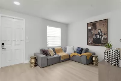 11127 W 32nd Ln, Hialeah, FL 33018 - Photo 17