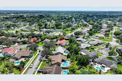 981 SW 126th Way, Davie, FL 33325 - Photo 71