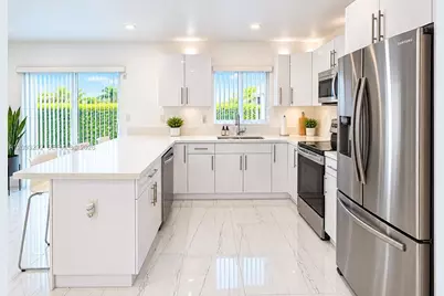 798 W 31st St, Hialeah, FL 33012 - Photo 9