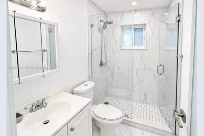 798 W 31st St, Hialeah, FL 33012 - Photo 17