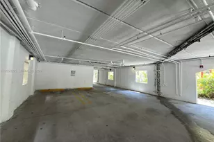695 SW 11th St, Miami, FL 33129 - Photo 11