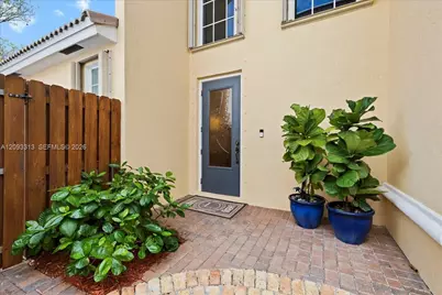 1241 Grant St, Hollywood, FL 33019 - Photo 3