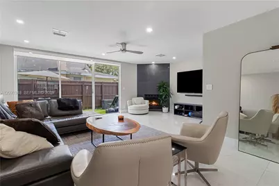 801 NE 1st St #9, Fort Lauderdale, FL 33301 - Photo 3