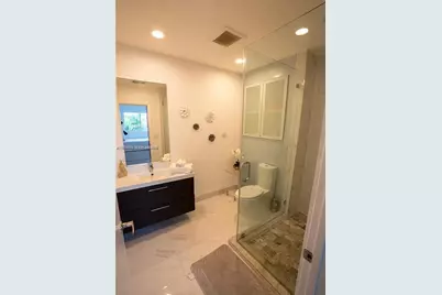 [Address not provided], Hallandale Beach, FL 33009 - Photo 5