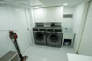 [Address not provided], Hallandale Beach, FL 33009 - Photo 9