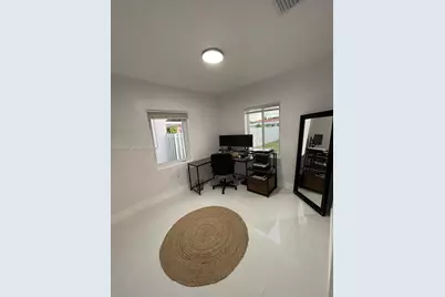 3330 NW 18th St, Miami, FL 33125 - Photo 13