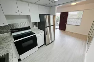 13250 SW 7th Ct, Pembroke Pines, FL 33027 - Photo 9