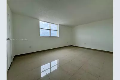 4675 W 18th Ct #501, Hialeah, FL 33012 - Photo 7